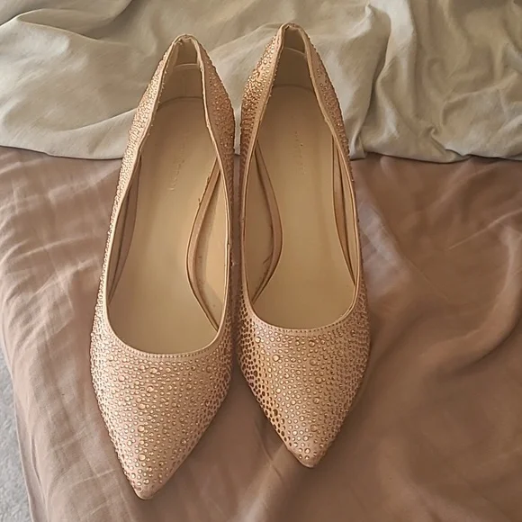 Shoes - Picture 4 of 8